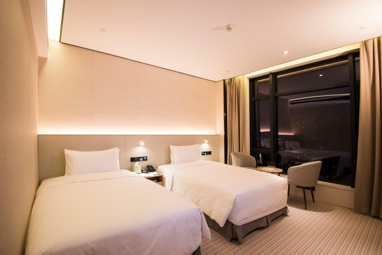 פושאן Virtuous World Hotel מראה חיצוני תמונה